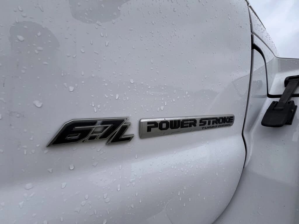 2016 Ford F650 Starcraft Shuttle Bus - Image 5