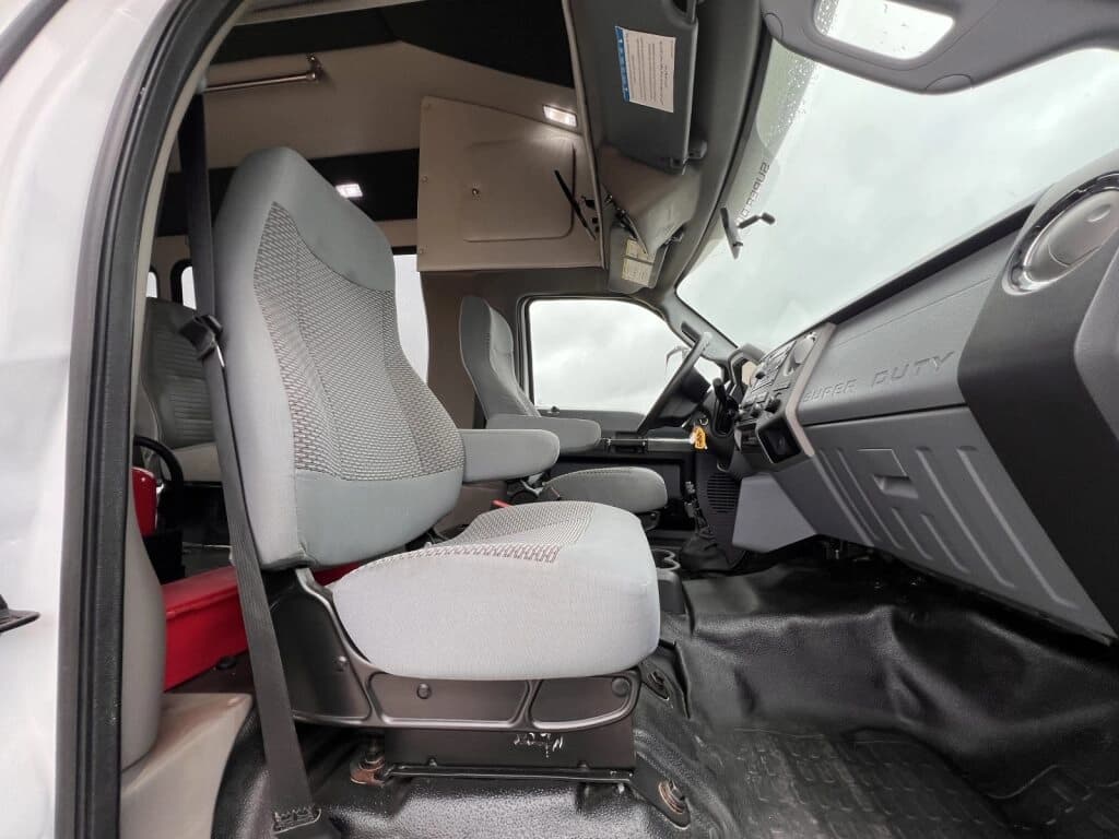 2016 Ford F650 Starcraft Shuttle Bus - Image 6