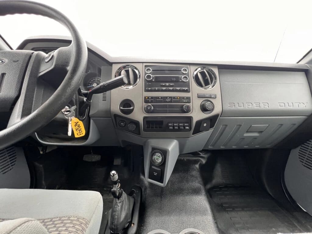 2016 Ford F650 Starcraft Shuttle Bus - Image 7