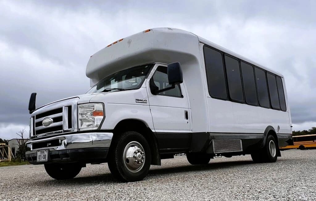 2014 Ford E450 Eldorado Shuttle Bus - Image 1