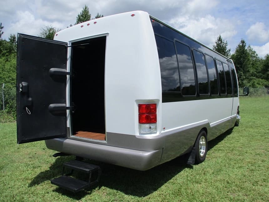 2015 Krystal Koach KK28 Shuttle Bus - Image 11