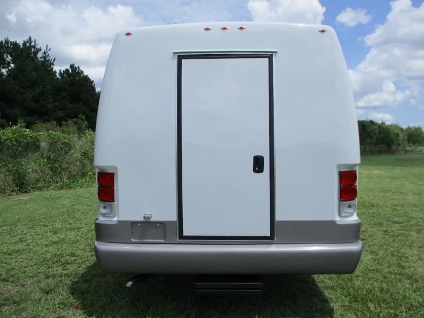 2015 Krystal Koach KK28 Shuttle Bus - Image 5