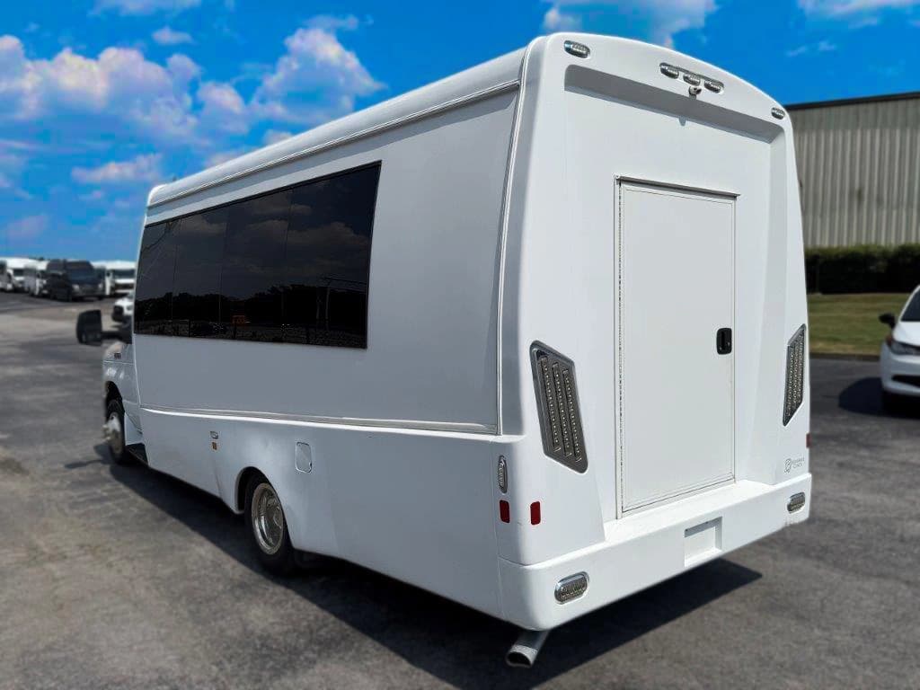2021 Berkshire U24 Shuttle Bus - Image 3