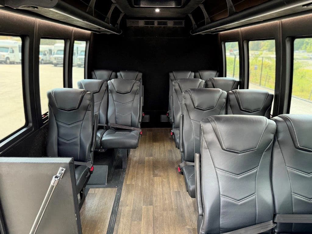 2021 Berkshire U24 Shuttle Bus - Image 4