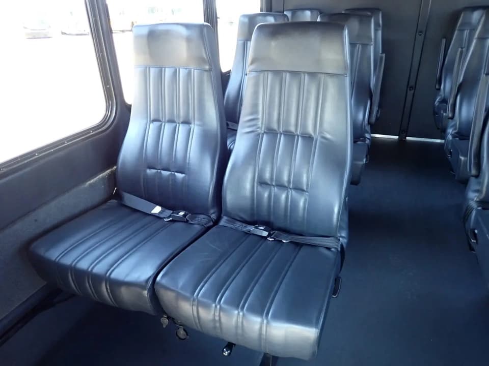 2023 Ford E450 Starcraft Allstar Shuttle Bus - Image 6