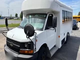 2011 Chevrolet Quest bus