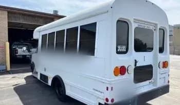 2011 Chevrolet Quest Starcraft Shuttle Bus - Image 3