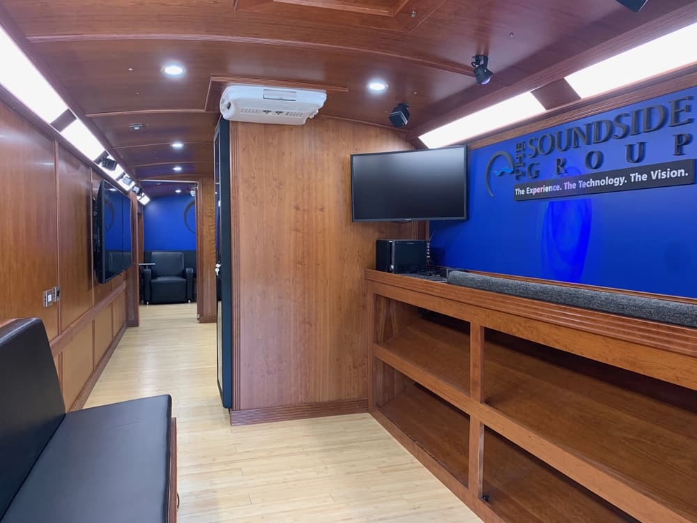 1995 MCI MS 951 Motor Coach - Image 11