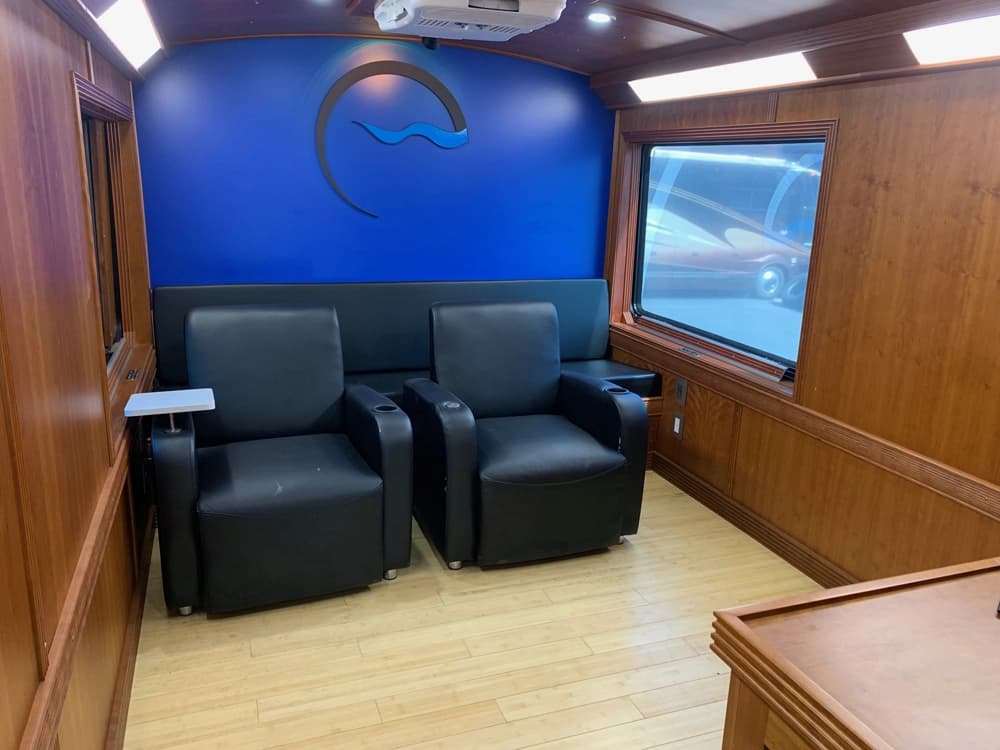 1995 MCI MS 951 Motor Coach - Image 16