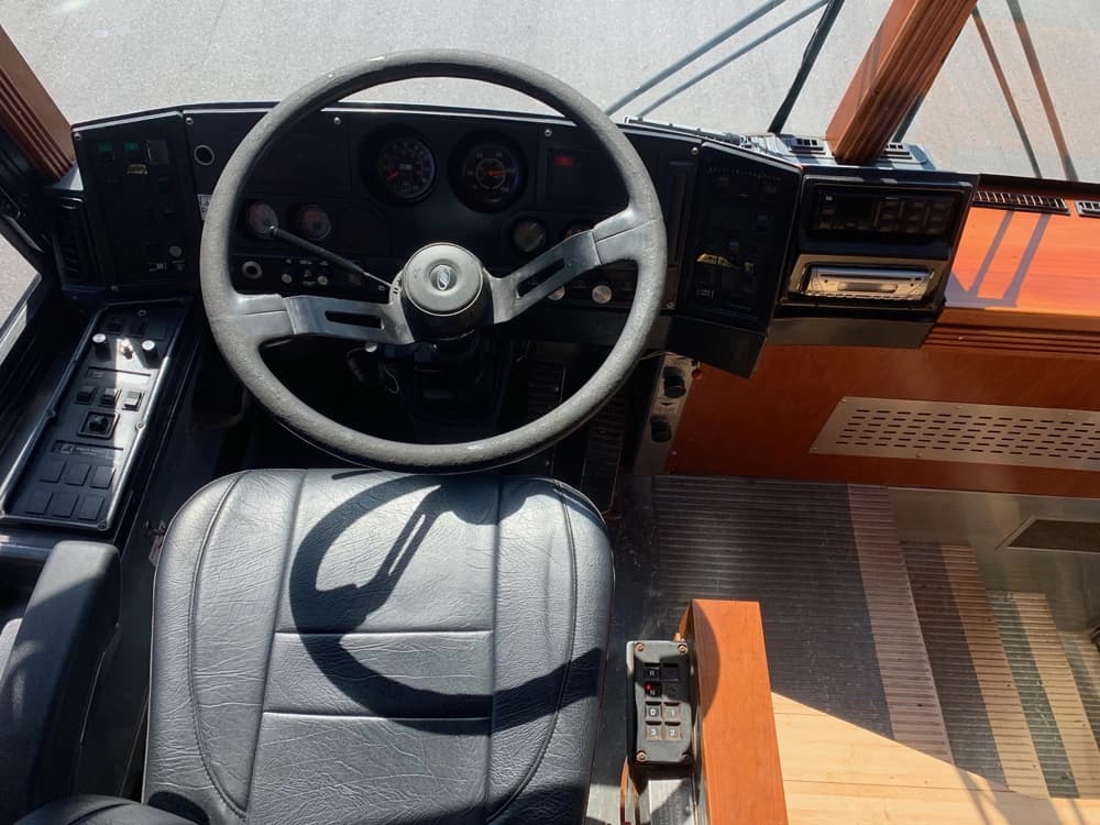 1995 MCI MS 951 Motor Coach - Image 10