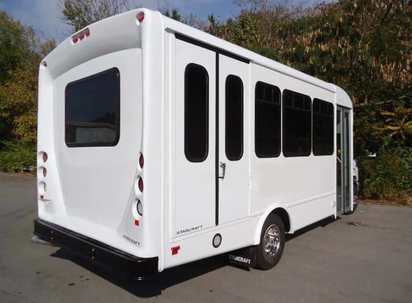 2025 Ford E-450 ADA Starcraft - Image 2