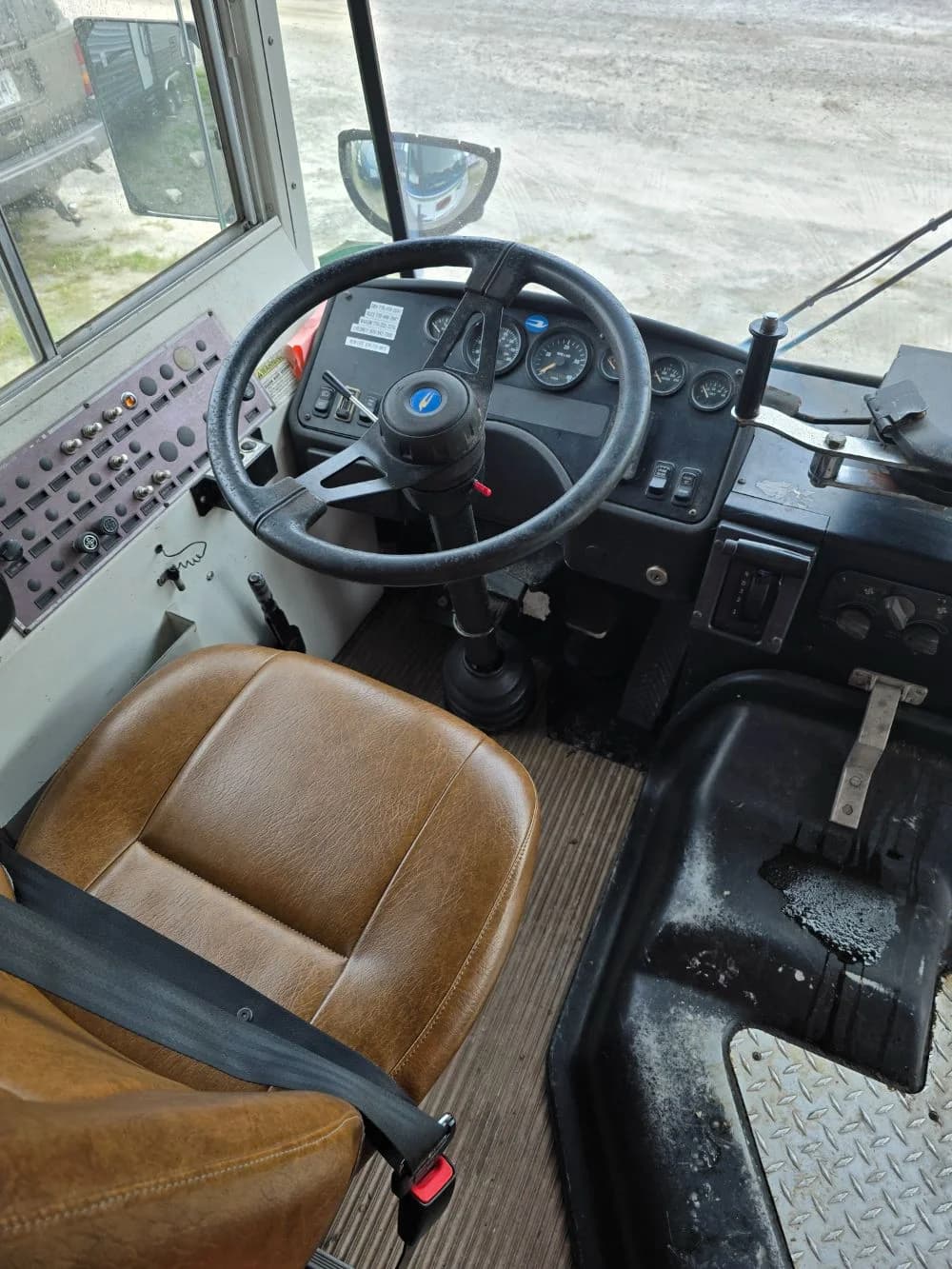 2000 Bluebird Bird bus