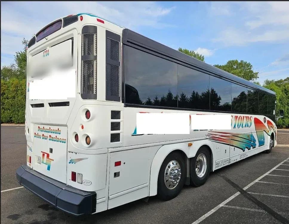 2014 MCI D4005 - Image 5