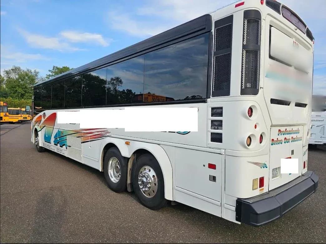 2014 MCI D4005 - Image 6