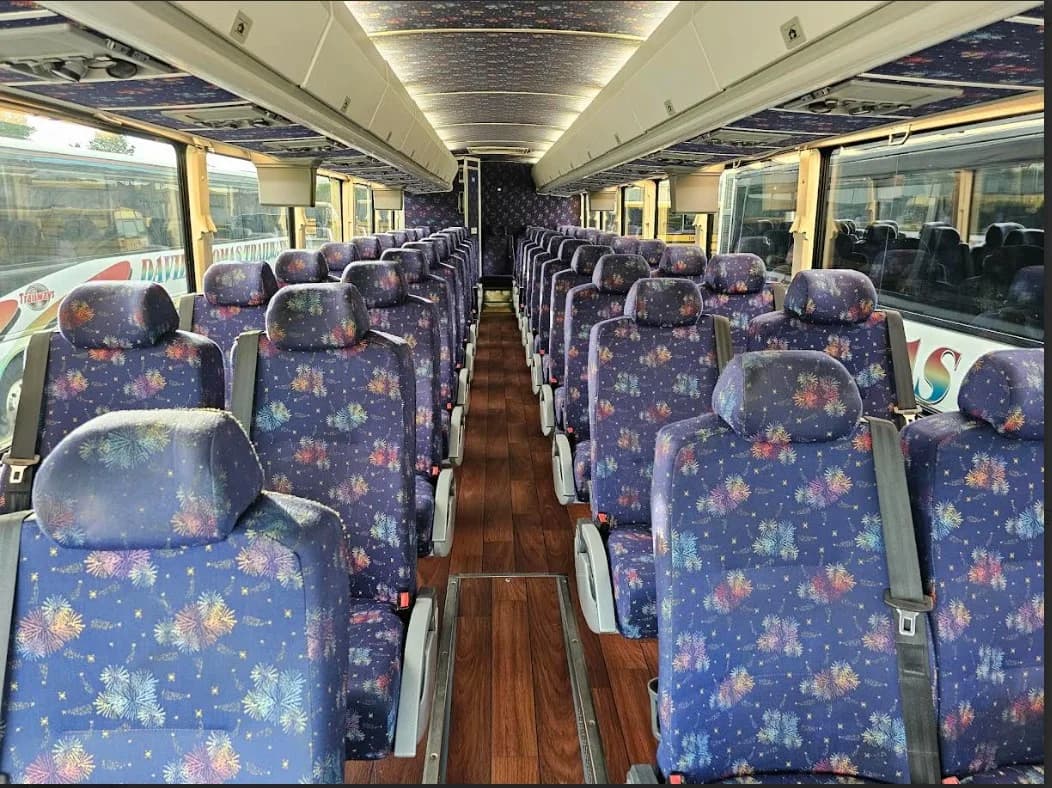 2014 MCI D4005 - Image 2