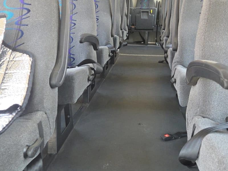 2016 Ford F-550 Starcraft ADA Shuttle Bus - Image 2