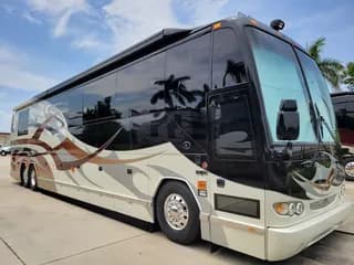 2004 Prevost Featherlite H3-45 bus