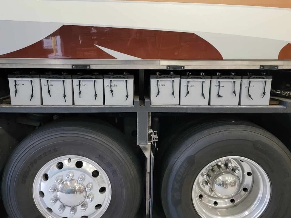 2004 Prevost Featherlite H3-45 Motorhome - Image 9