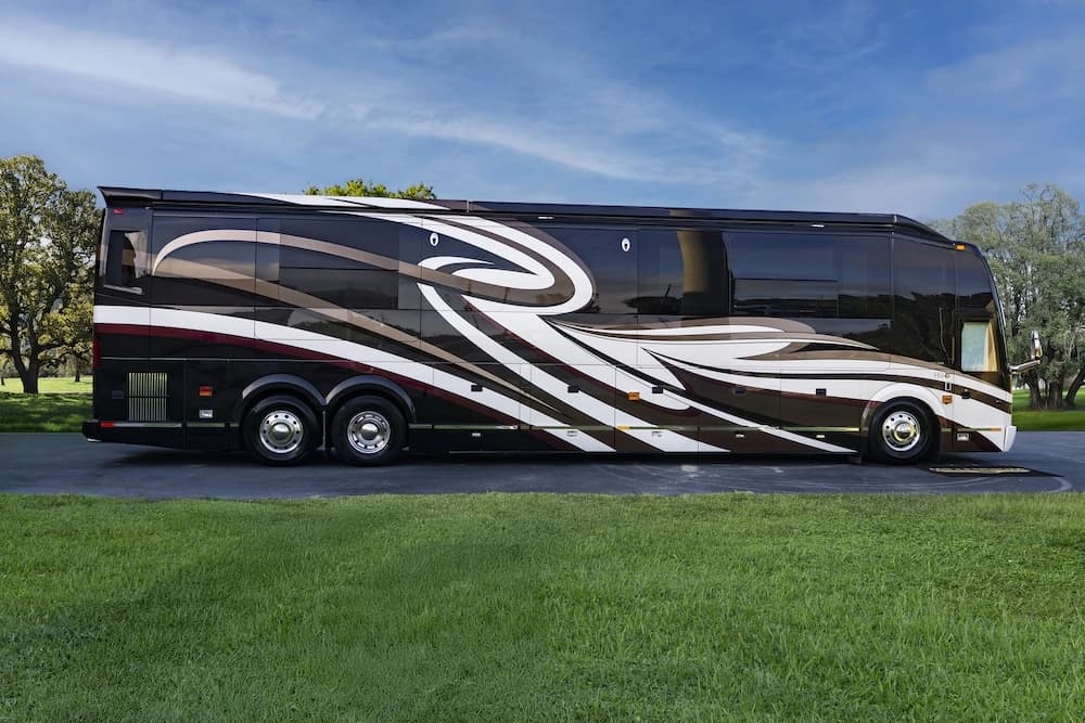 2016 Prevost Millennium H3-45 Motorhome - Image 3