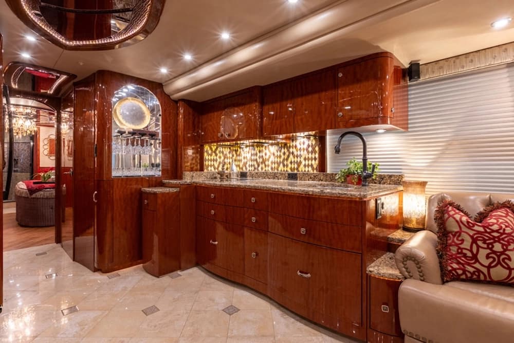 2016 Prevost Millennium H3-45 Motorhome - Image 8