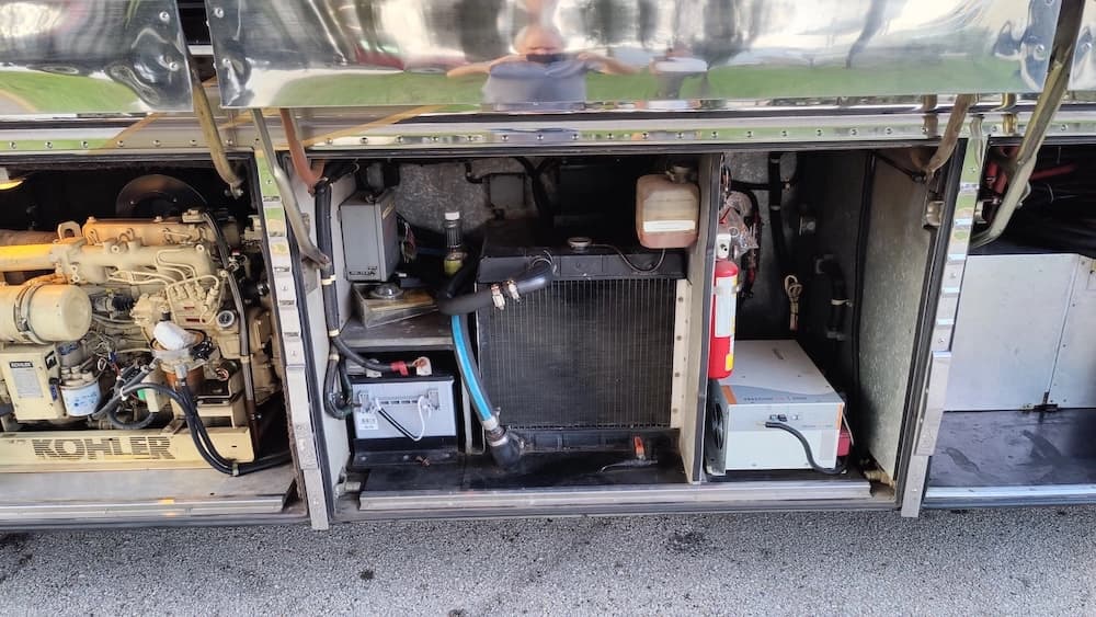 1991 Prevost Royale XL 40 Motorcoach - Image 11