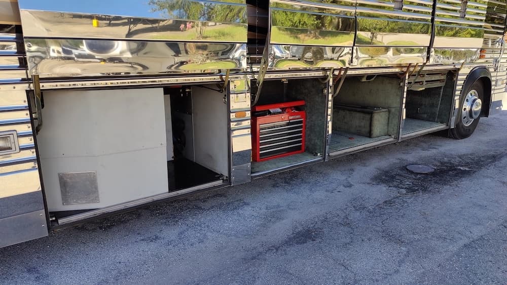 1991 Prevost Royale XL 40 Motorcoach - Image 13