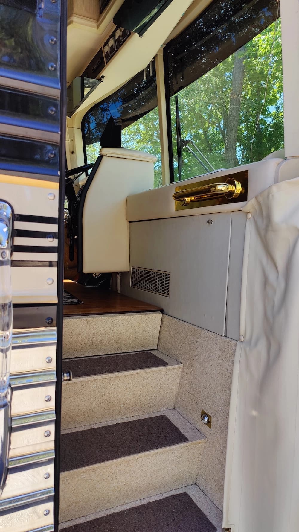 1991 Prevost Royale XL 40 Motorcoach - Image 16