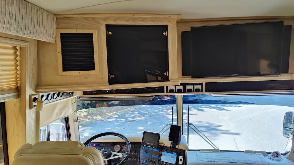 1991 Prevost Royale XL 40 Motorcoach - Image 21