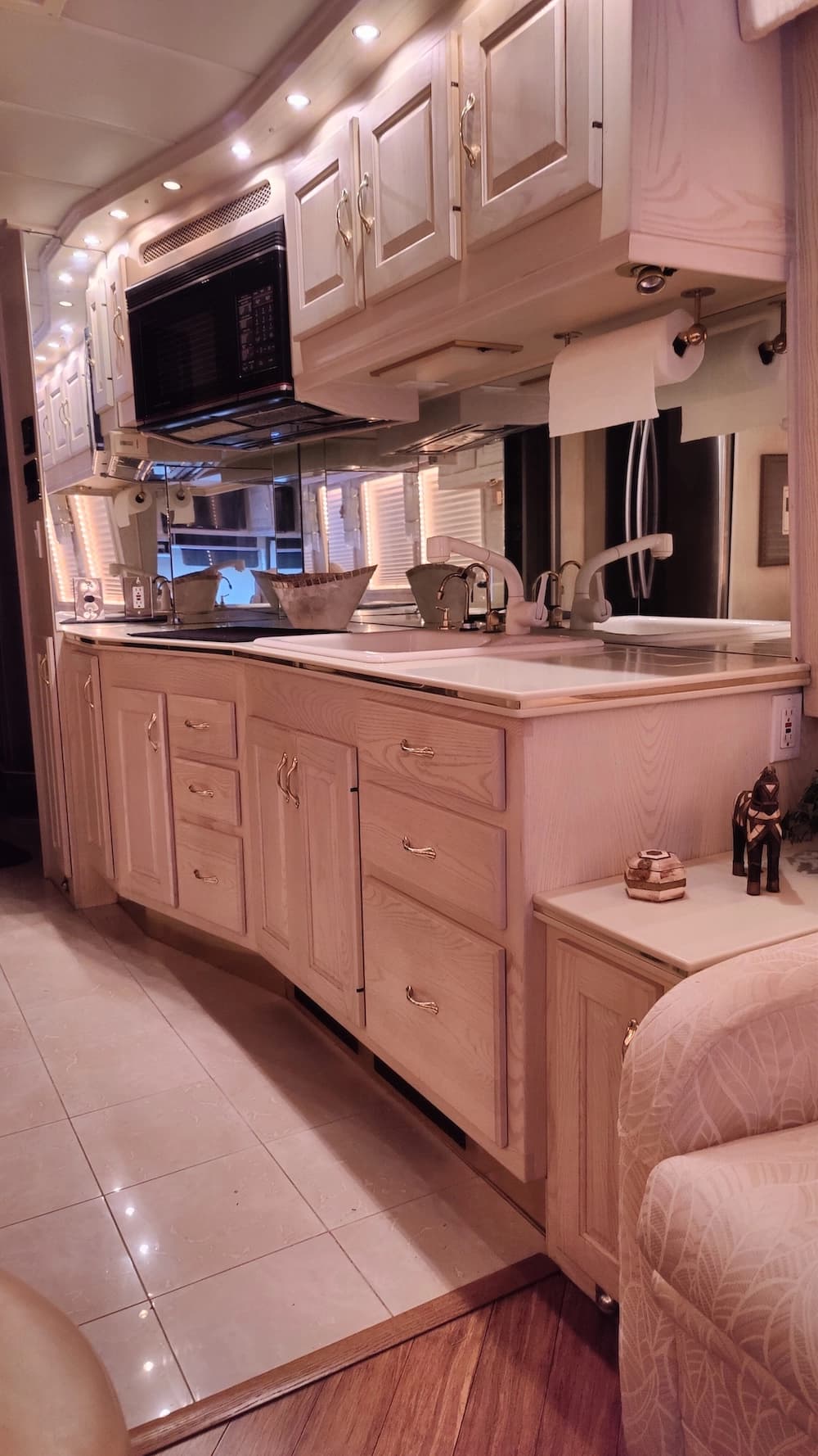 1991 Prevost Royale XL 40 Motorcoach - Image 24