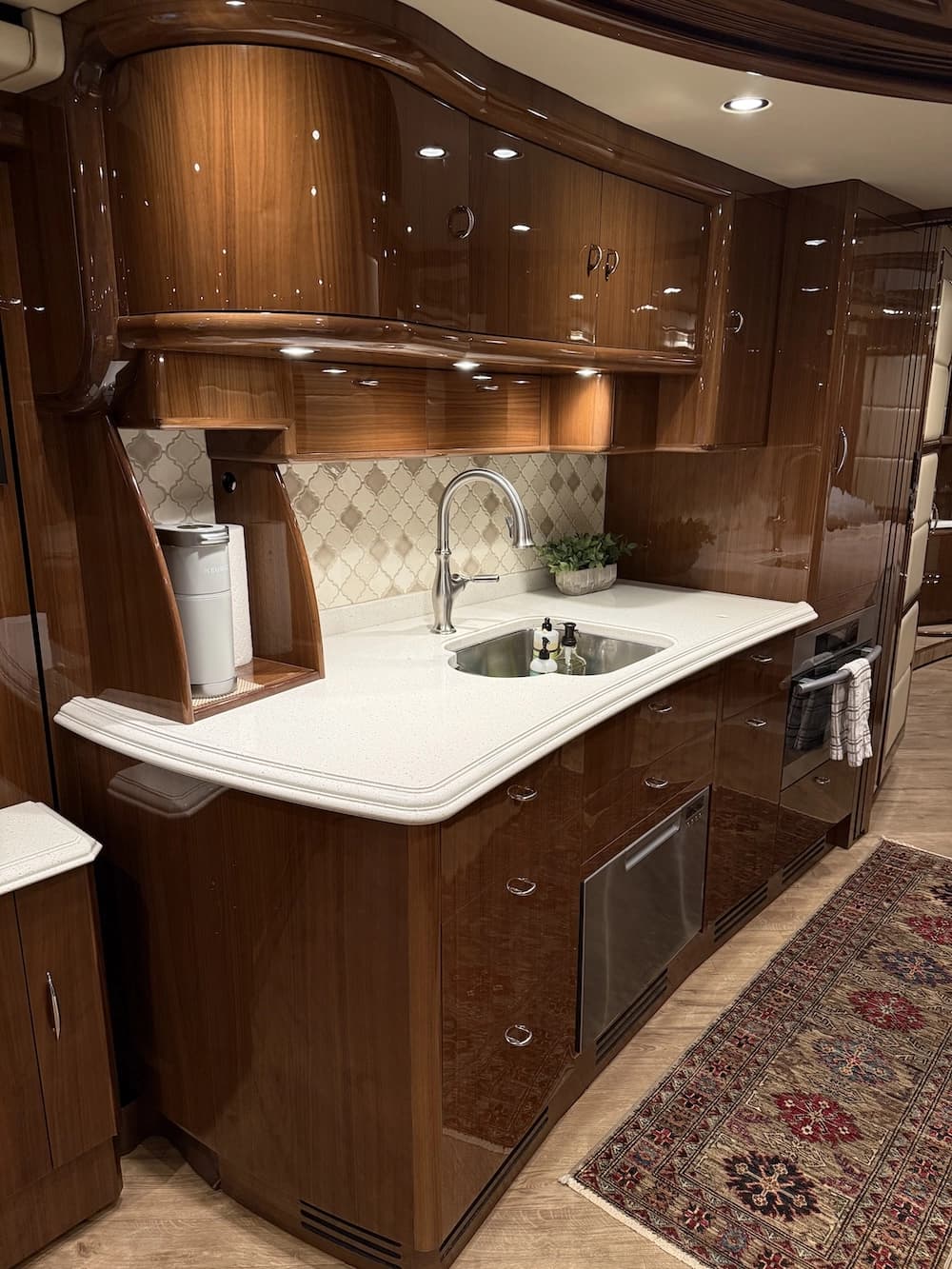 2013 Prevost Liberty Elegant Lady H3-45 Motorhome - Image 7