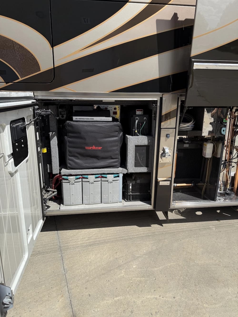 2013 Prevost Liberty Elegant Lady H3-45 Motorhome - Image 29