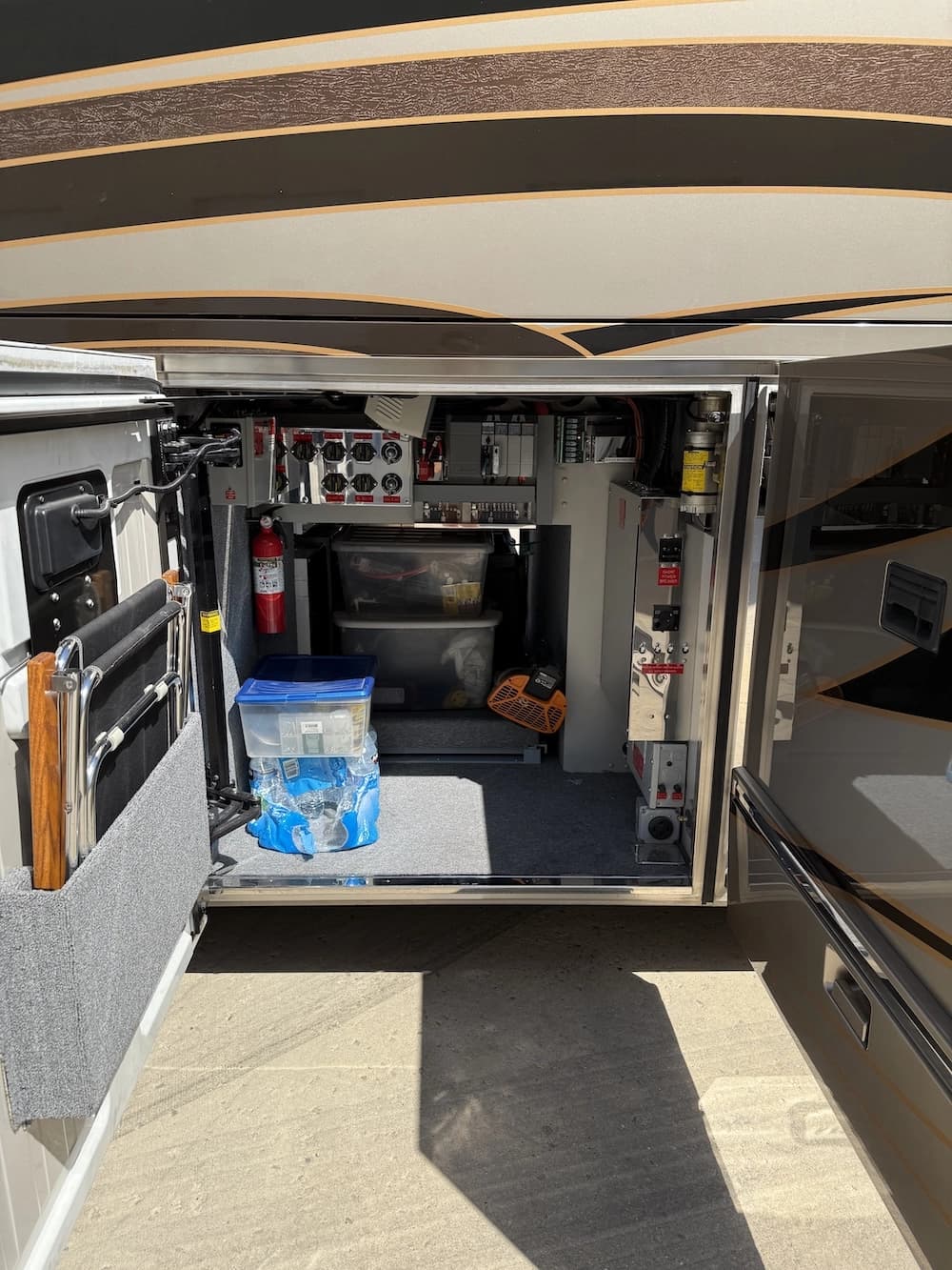 2013 Prevost Liberty Elegant Lady H3-45 Motorhome - Image 30