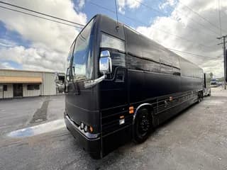 2007 Prevost XLII Entertainer bus