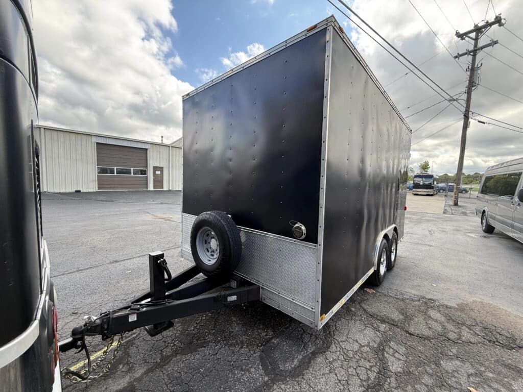2007 Prevost XLII Entertainer Motorhome - Image 5