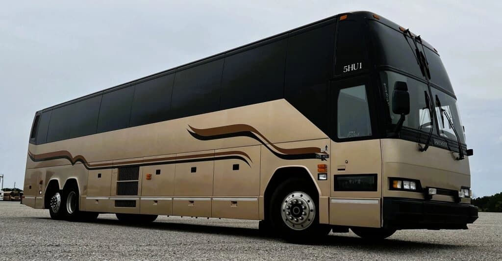 1999 Prevost H3-45 Coach Bus - Image 1