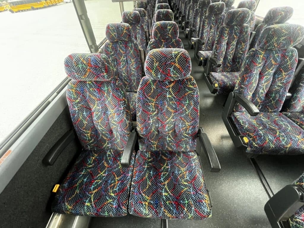 1999 Prevost H3-45 Coach Bus - Image 10