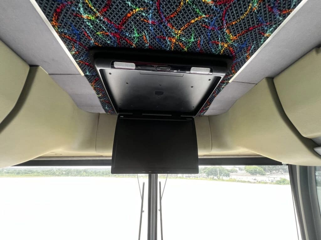 1999 Prevost H3-45 Coach Bus - Image 13