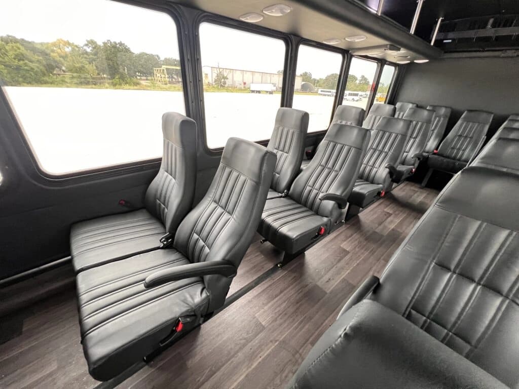 2021 Freightliner Glaval Shuttle Bus - Image 10