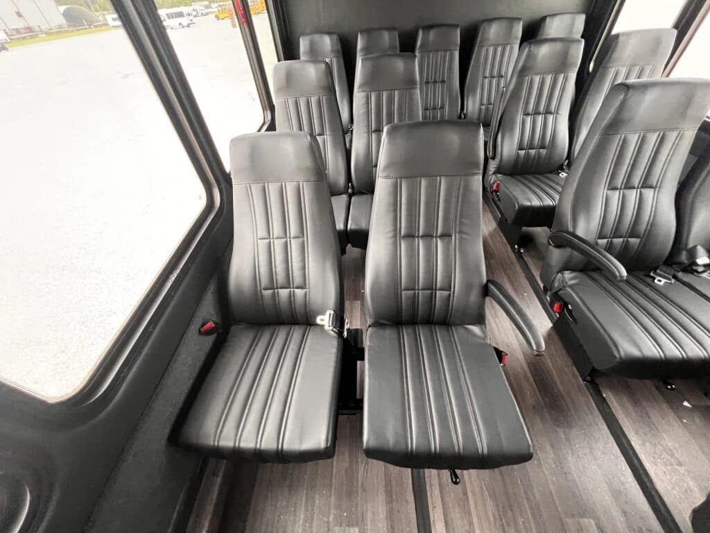 2021 Freightliner Glaval Shuttle Bus - Image 11