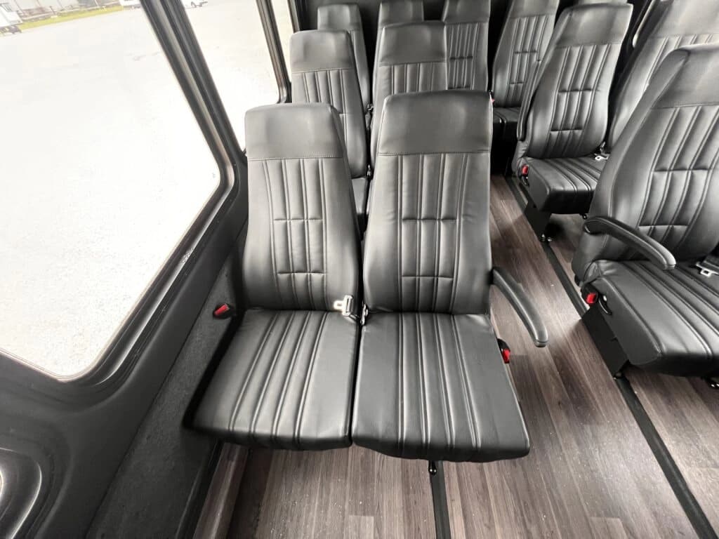 2021 Freightliner Glaval Shuttle Bus - Image 12