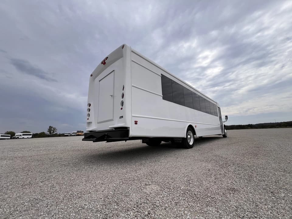 2021 Freightliner Glaval Shuttle Bus - Image 3