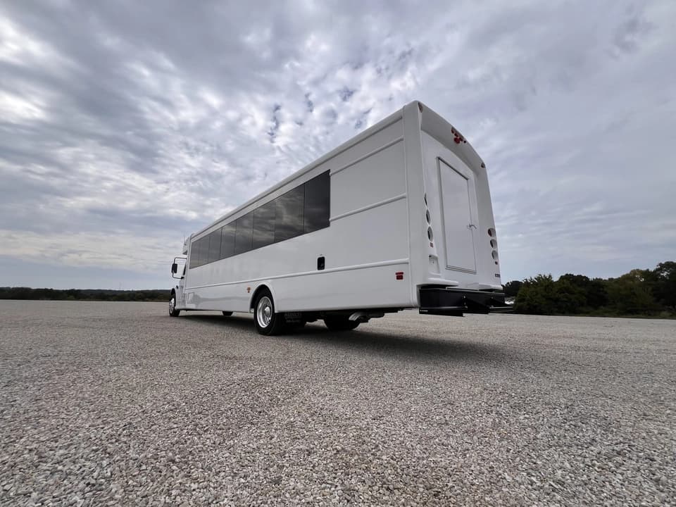2021 Freightliner Glaval Shuttle Bus - Image 4