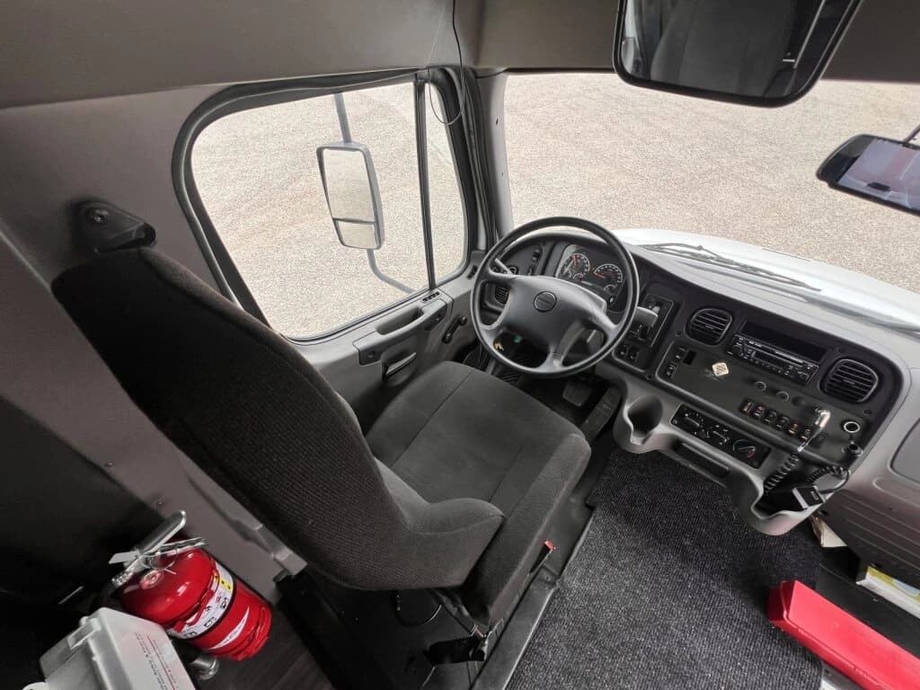 2021 Freightliner Glaval Shuttle Bus - Image 5