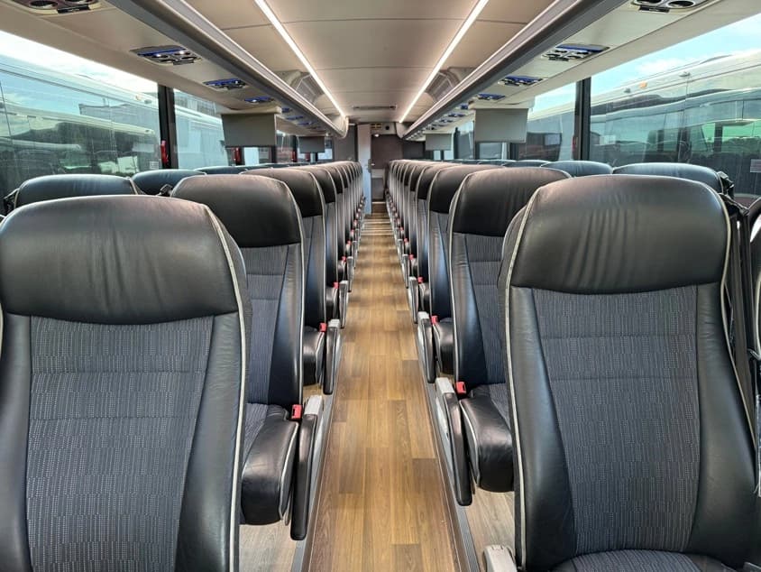 2019 Van Hool CX45 Coach Bus - Image 4