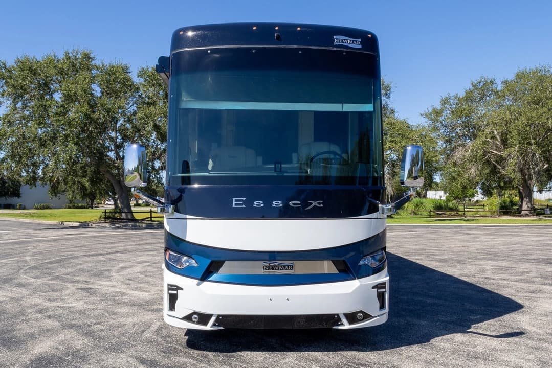 2023 Newmar Essex Motorhome - Image 12