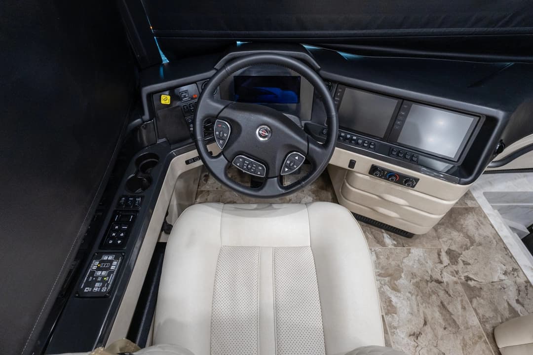 2023 Newmar Essex Motorhome - Image 13