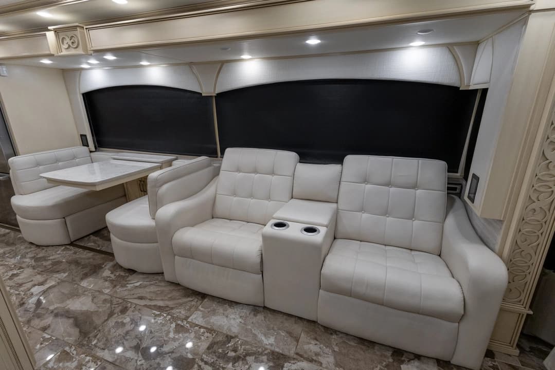 2023 Newmar Essex Motorhome - Image 15