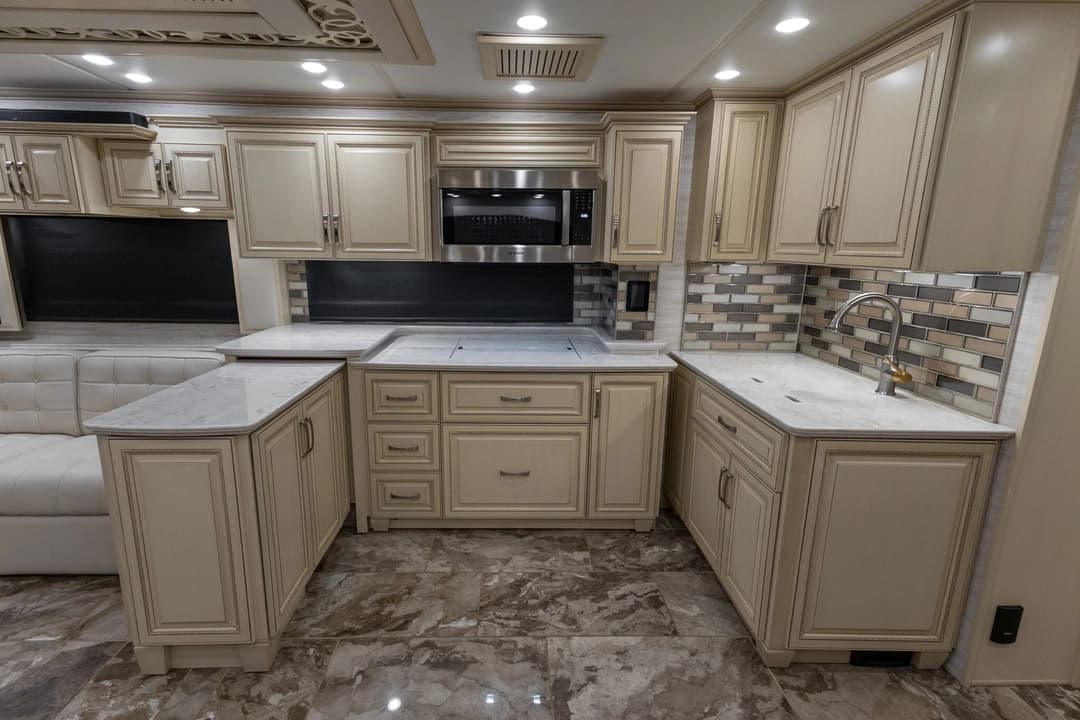 2023 Newmar Essex Motorhome - Image 19