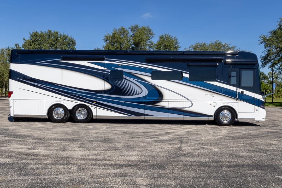 2023 Newmar Essex Motorhome - Image 3