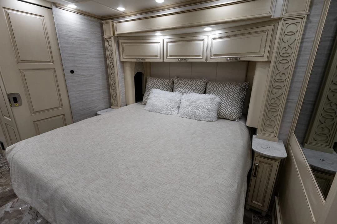 2023 Newmar Essex Motorhome - Image 26